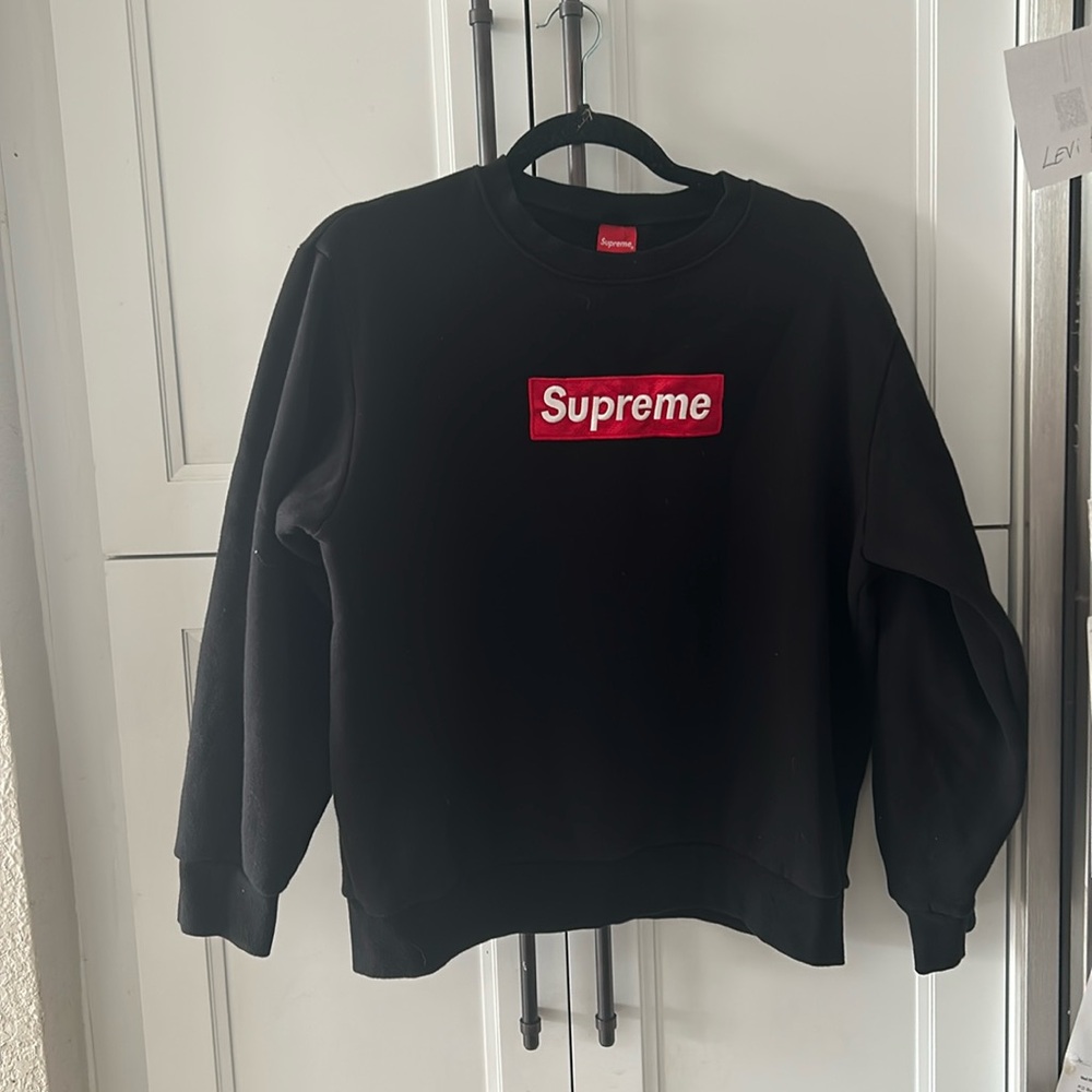 Supreme sweatshirt